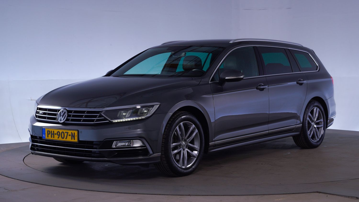 Volkswagen Passat Station 2017 PH-907-N 1