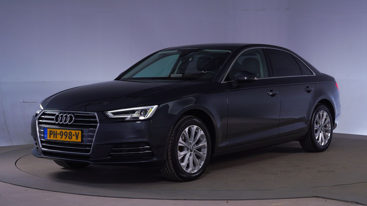 Audi A4 Sedan 2017 PH-998-V 1