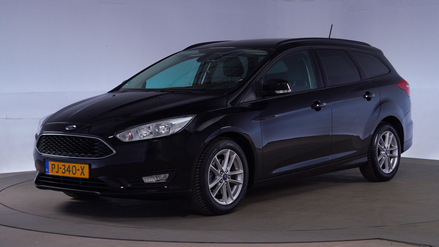 Ford Focus Station 2017 PJ-340-X 1