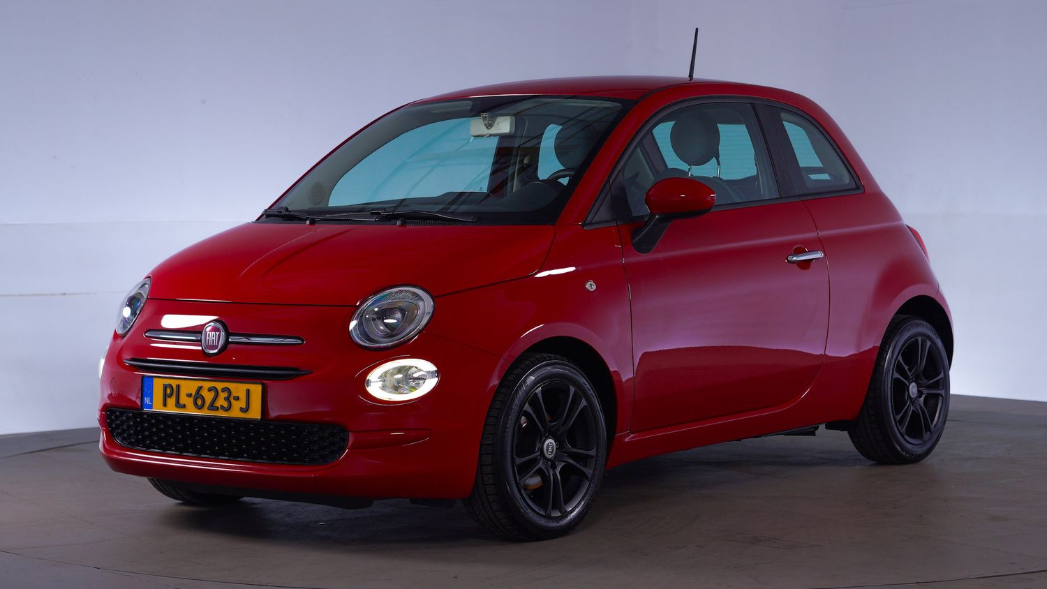 Fiat 500 Hatchback 2017 PL-623-J 1
