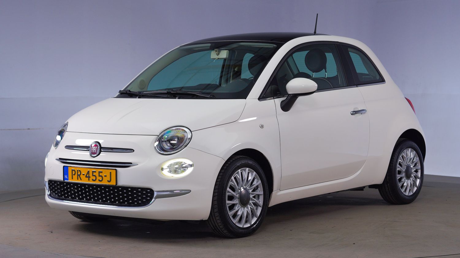 Fiat 500 Hatchback 2017 PR-455-J 1