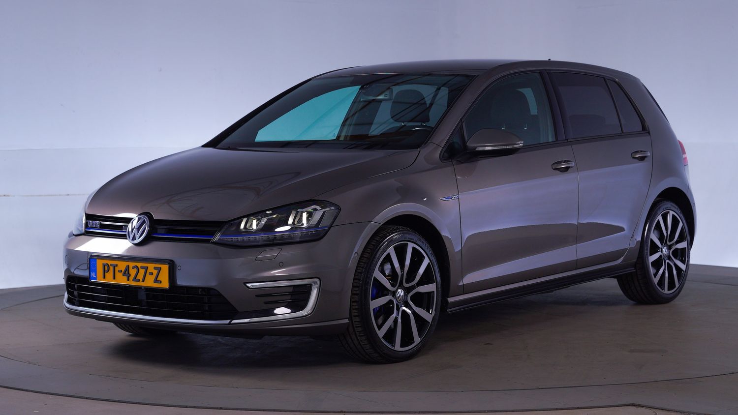Volkswagen Golf Hatchback 2015 PT-427-Z 1