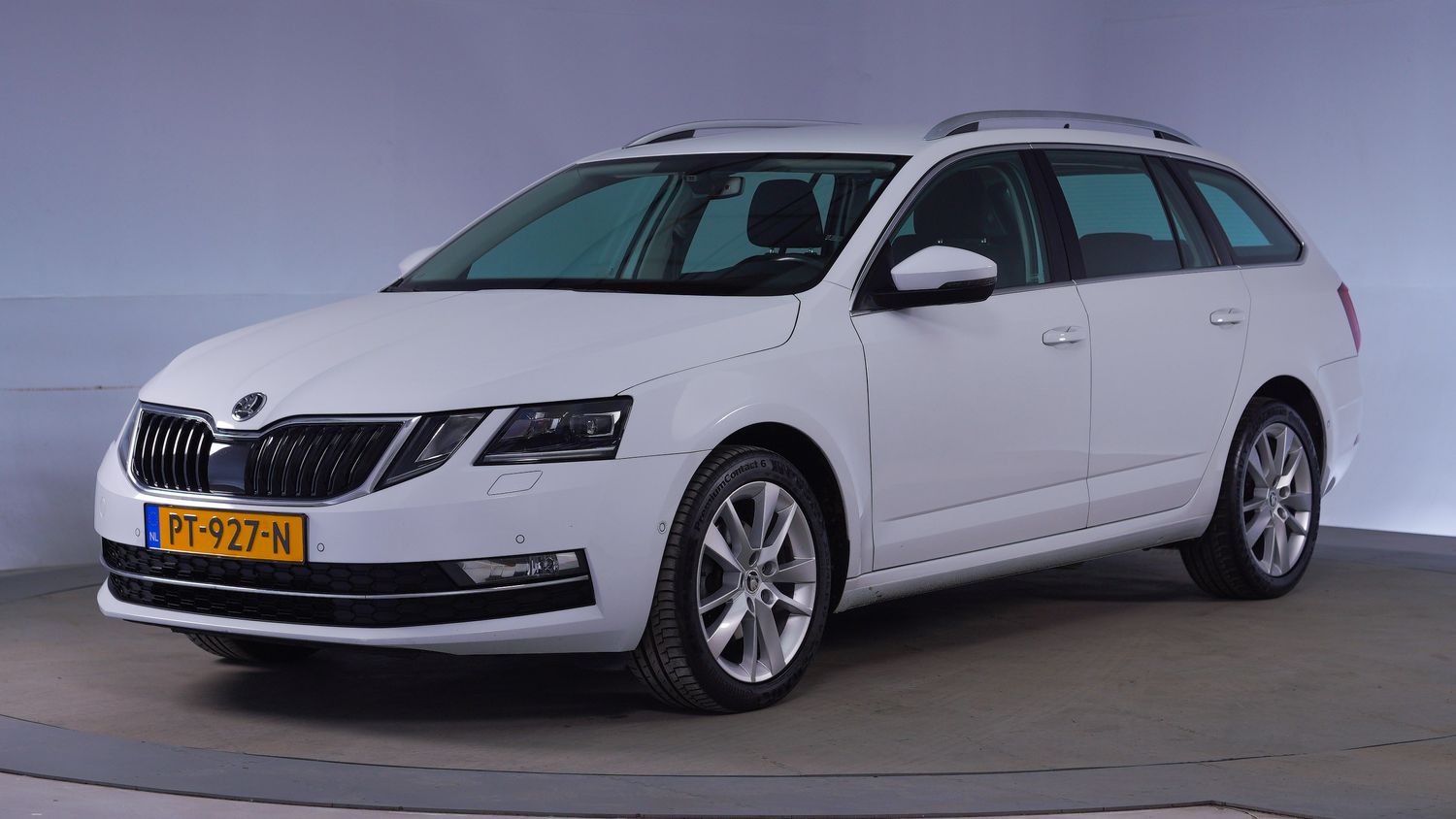 Skoda Octavia Station 2017 PT-927-N 1