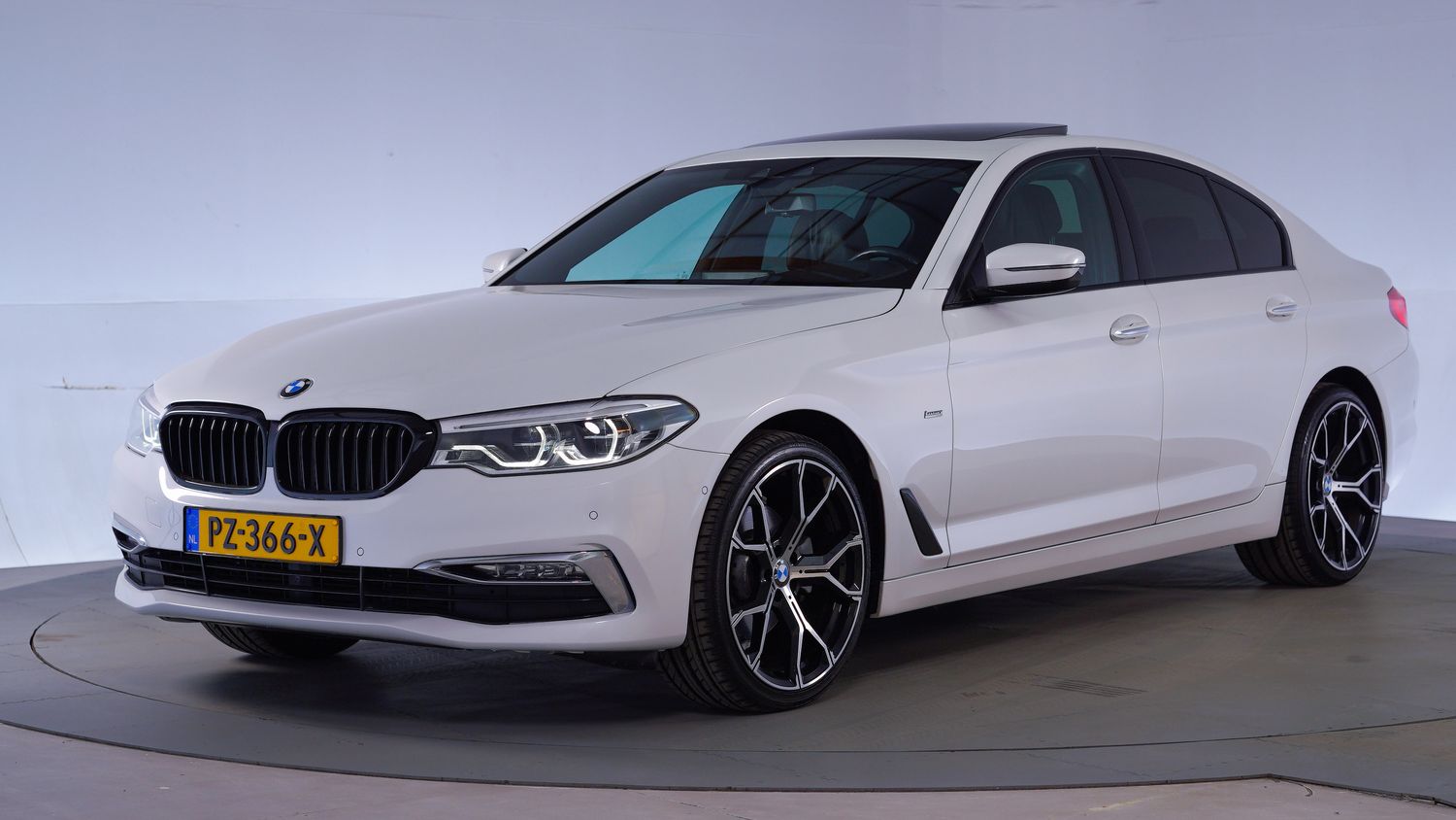 BMW 5-serie Sedan 2017 PZ-366-X 1