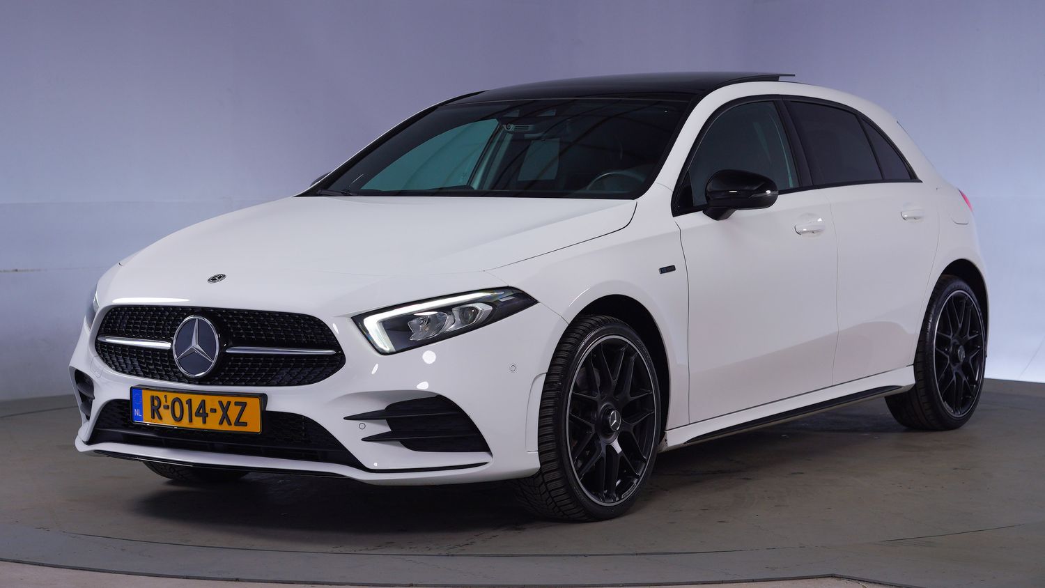 Mercedes-Benz A-klasse Hatchback 2020 R-014-XZ 1