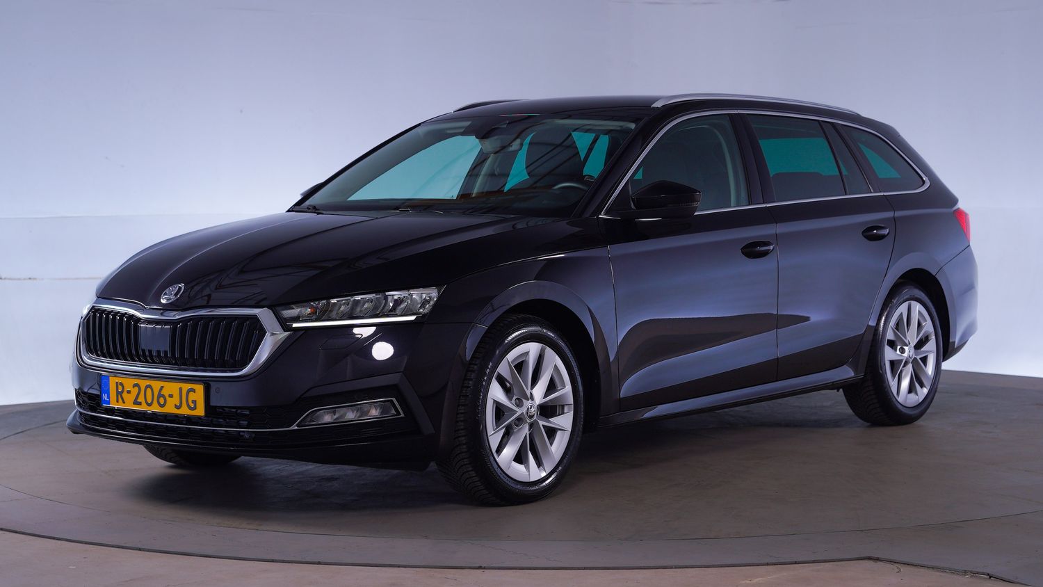 Skoda Octavia Station 2022 R-206-JG 1