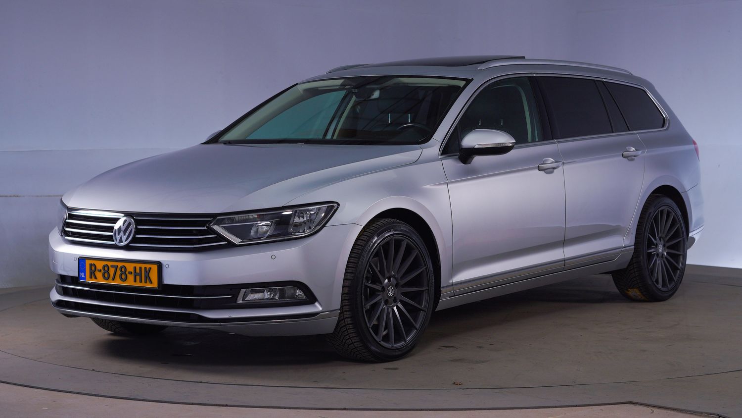 Volkswagen Passat Station 2017 R-878-HK 1