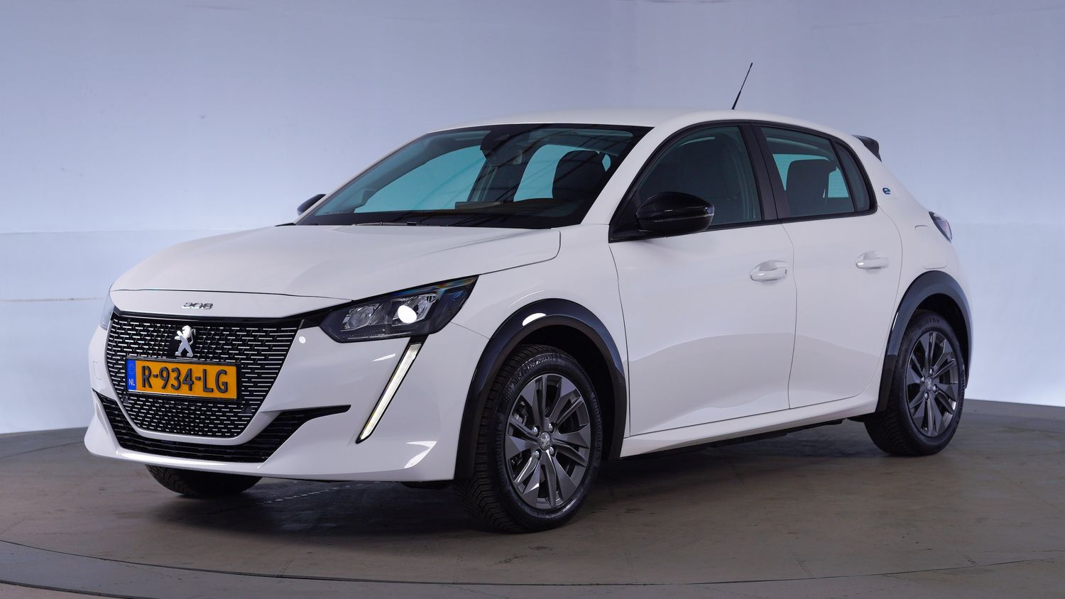 Peugeot e-208 Hatchback 2022 R-934-LG 1