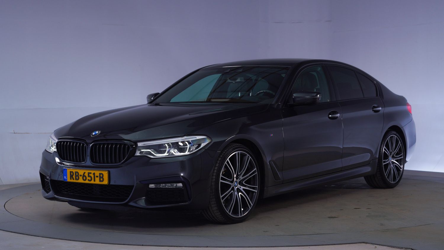 BMW 5-serie Sedan 2017 RB-651-B 1