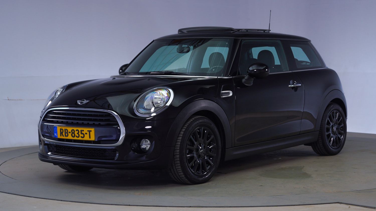 Mini Cooper Hatchback 2017 RB-835-T 1