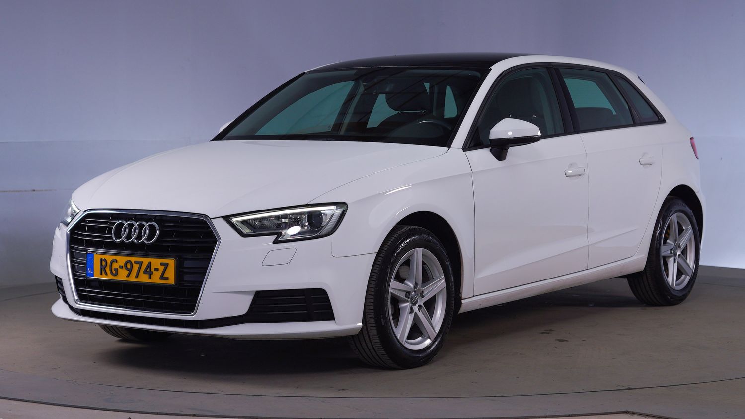 Audi A3 Hatchback 2017 RG-974-Z 1