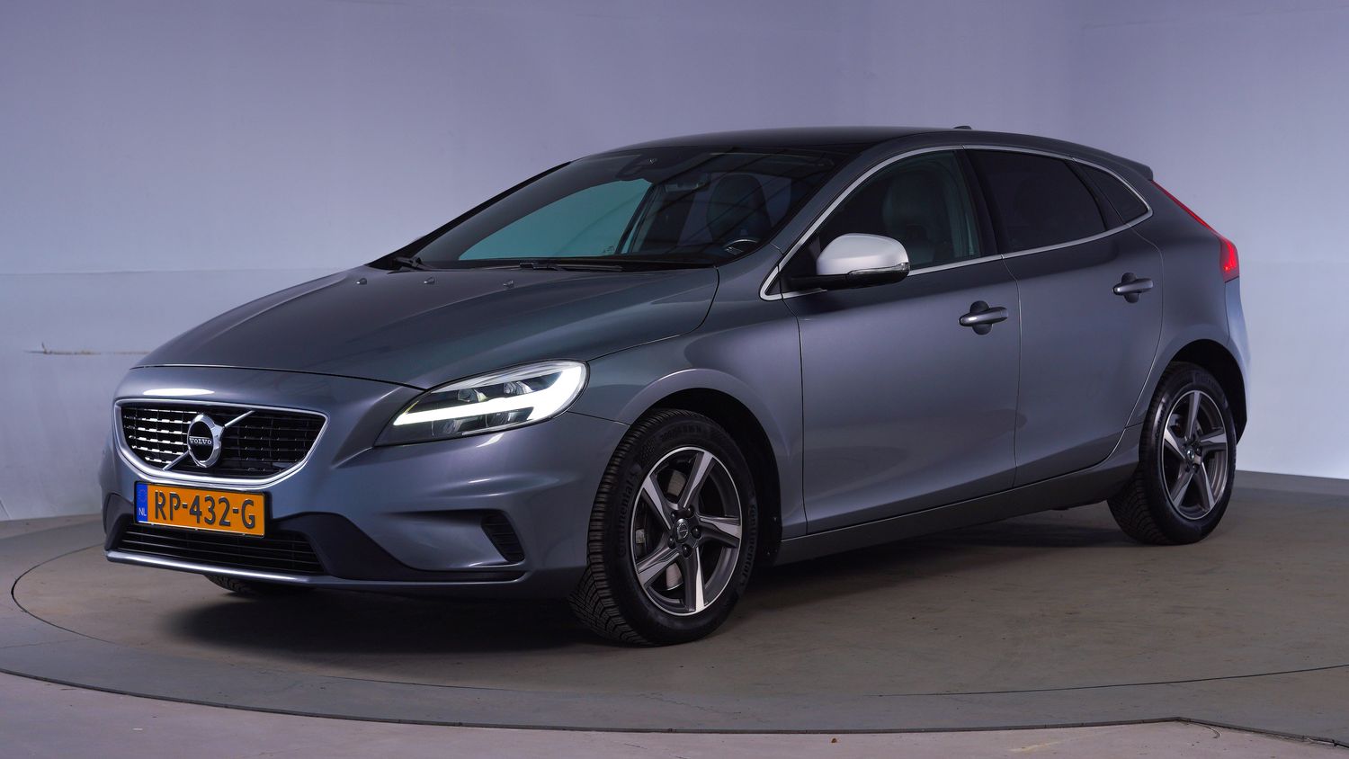 Volvo V40 Hatchback 2018 RP-432-G 1