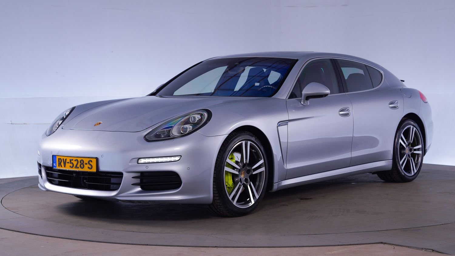 Porsche Panamera Hatchback 2015 RV-528-S 1