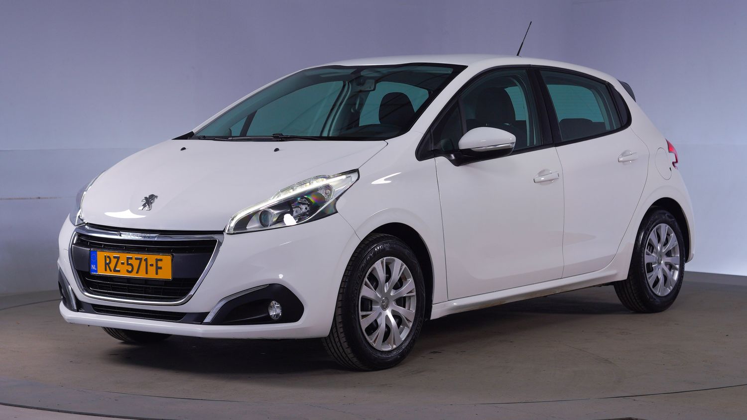 Peugeot 208 Hatchback 2018 RZ-571-F 1