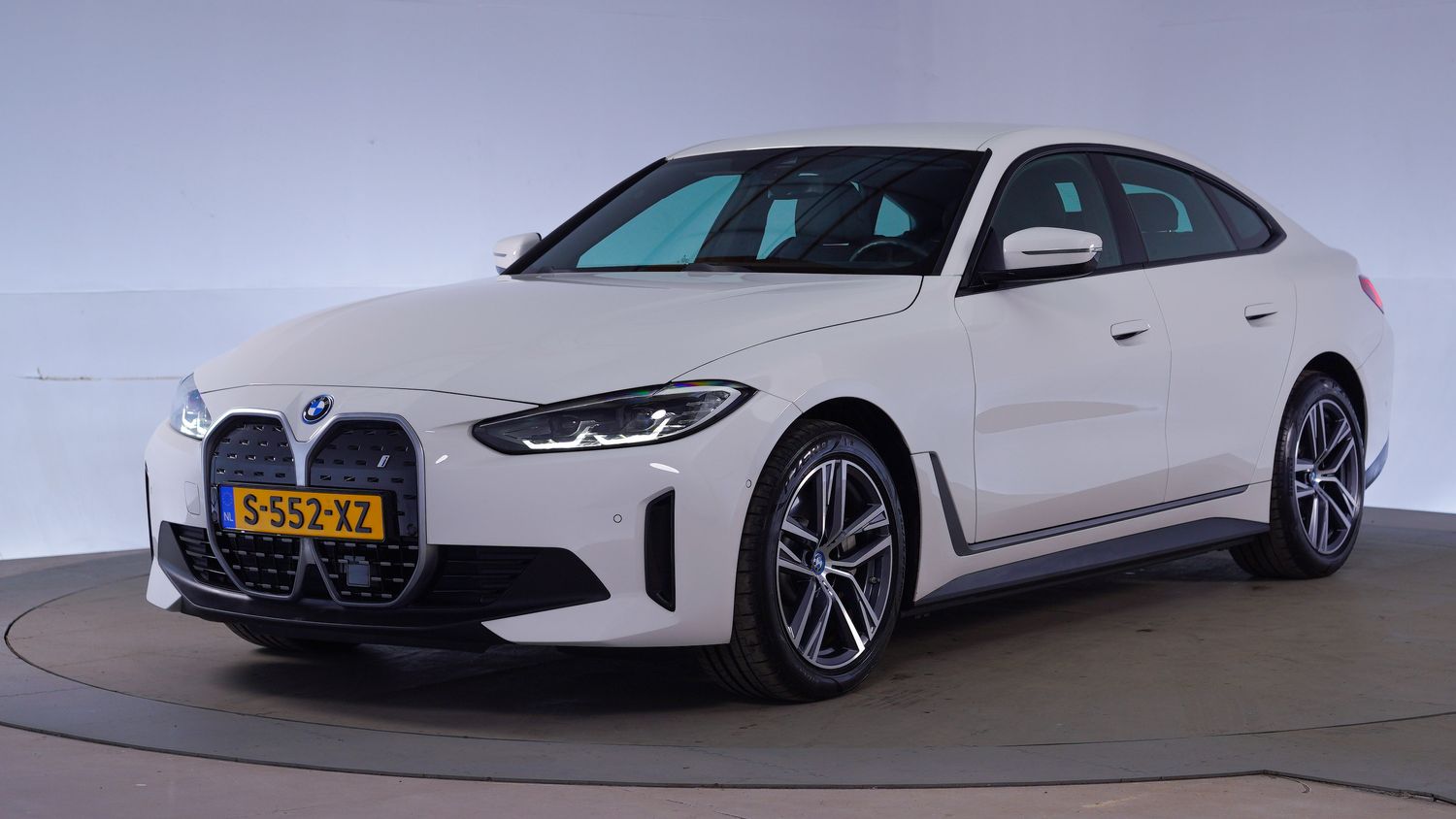 BMW I4 Sedan 2023 S-552-XZ 1