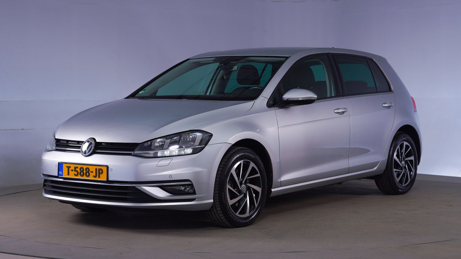 Volkswagen Golf Hatchback 2018 T-588-JP 1