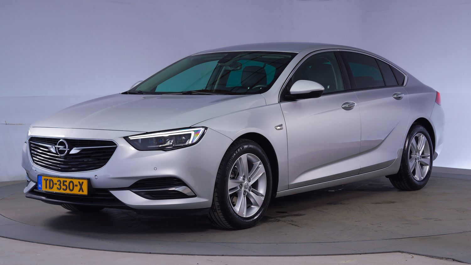 Opel Insignia Hatchback 2018 TD-350-X 1