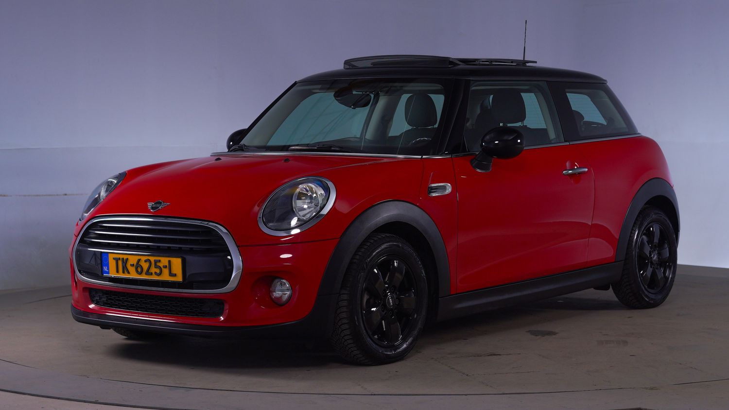 Mini Cooper Hatchback 2018 TK-625-L 1