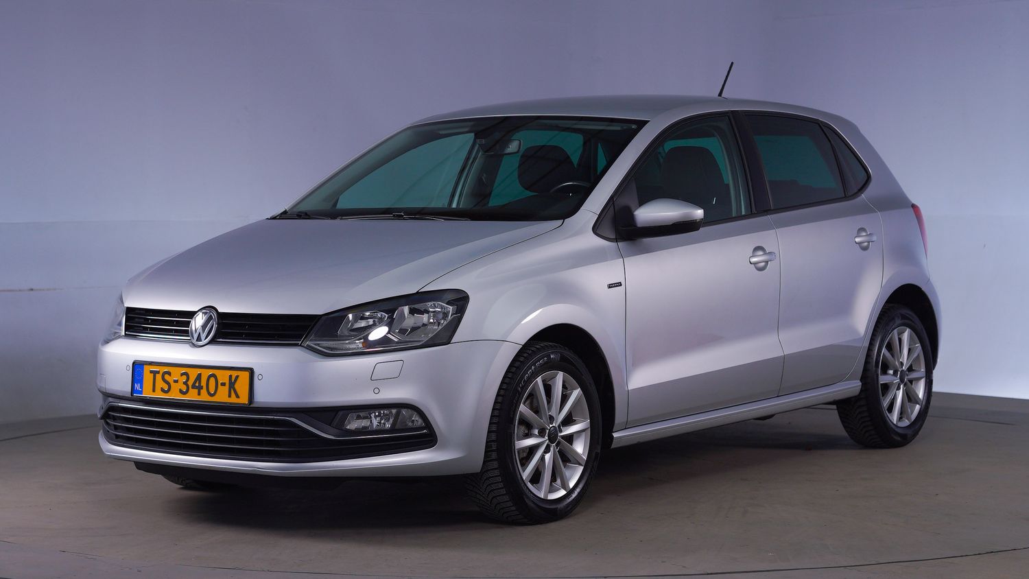 Volkswagen Polo Hatchback 2015 TS-340-K 1