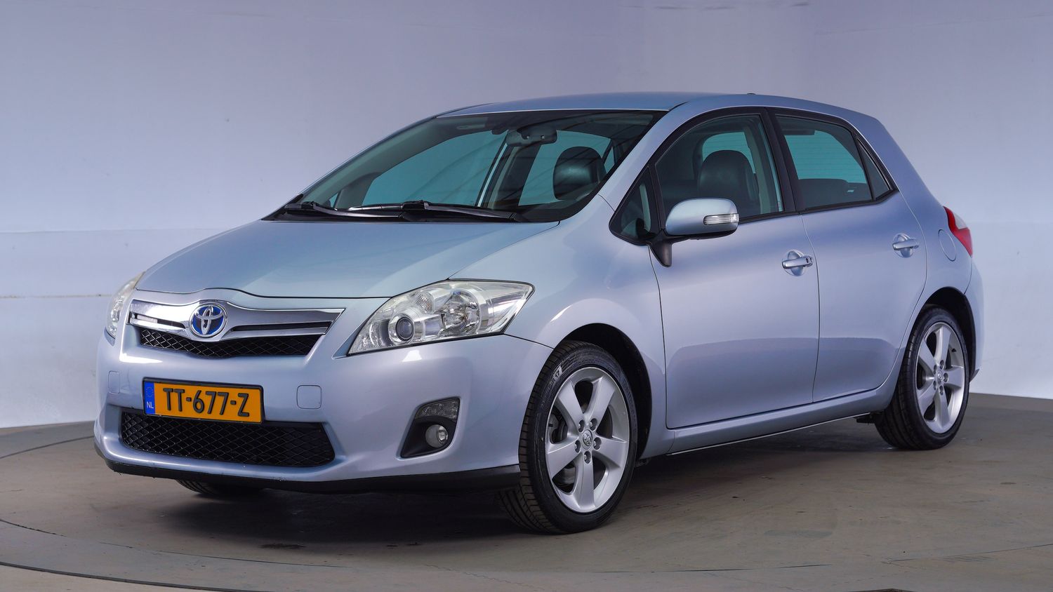 Toyota Auris Hatchback 2010 TT-677-Z 1