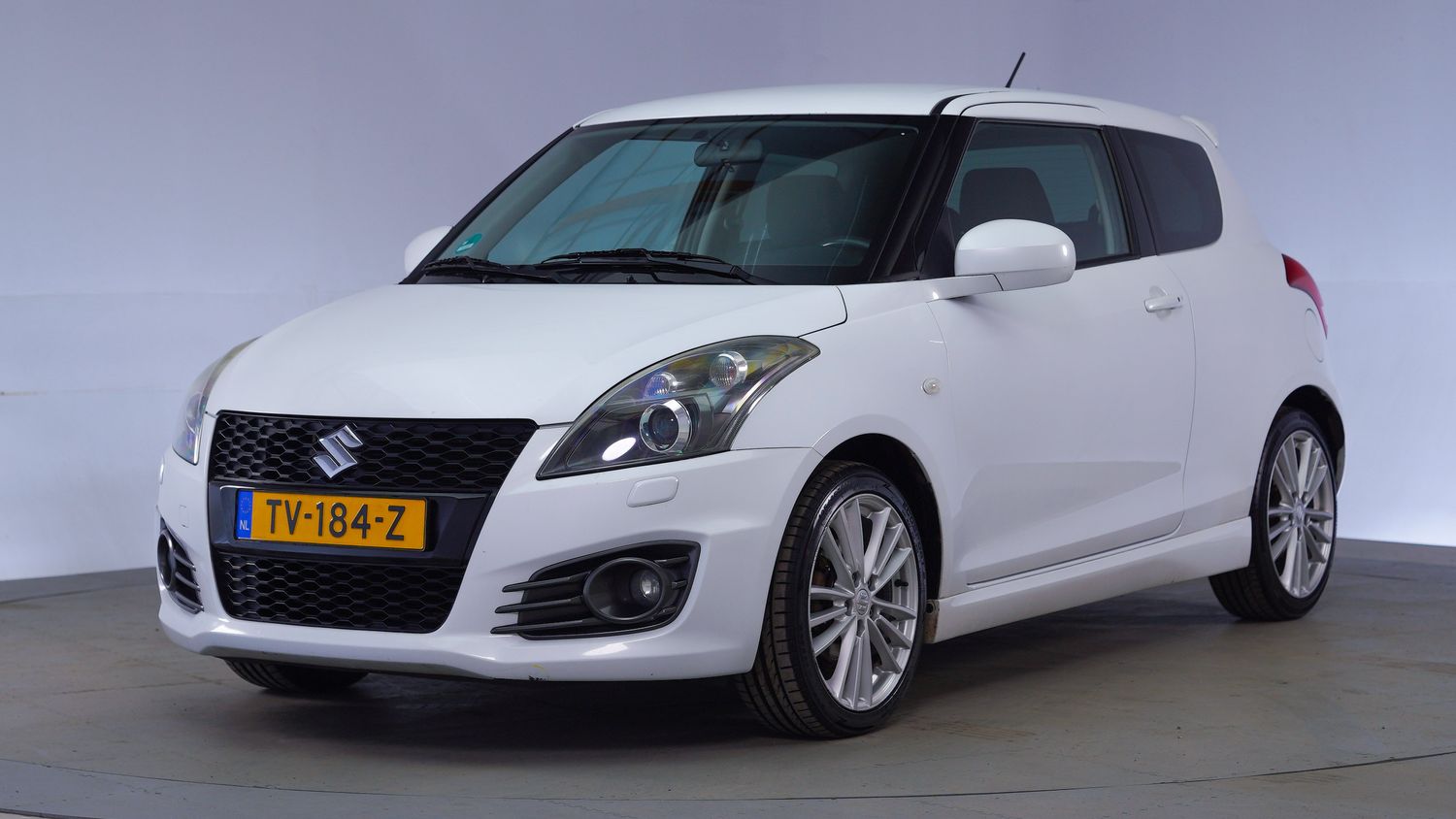 Suzuki Swift Hatchback 2013 TV-184-Z 1