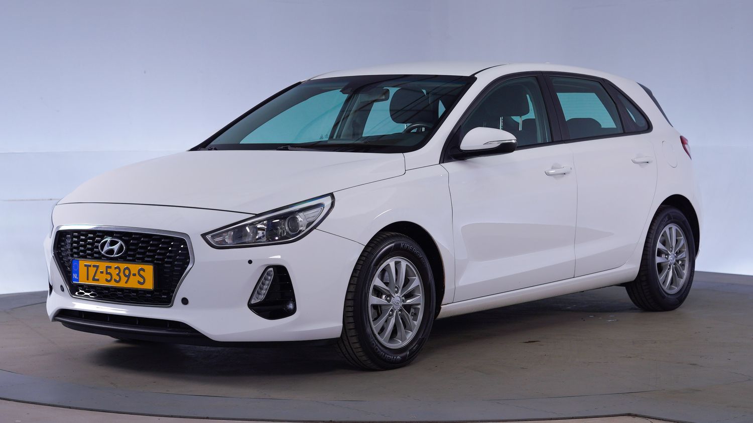 Hyundai i30 Hatchback 2018 TZ-539-S 1