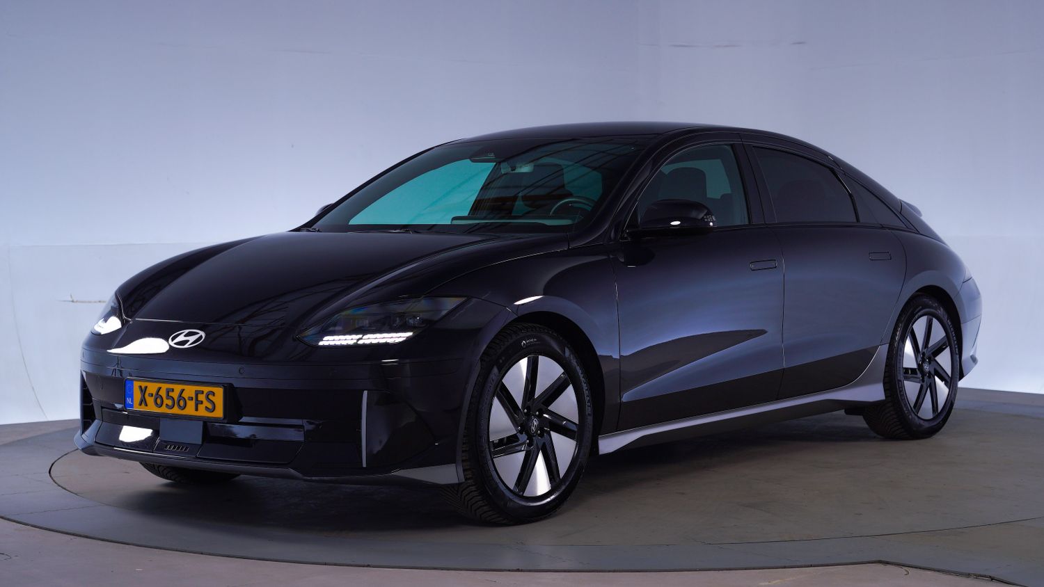Hyundai IONIQ 6 Sedan 2023 X-656-FS 1