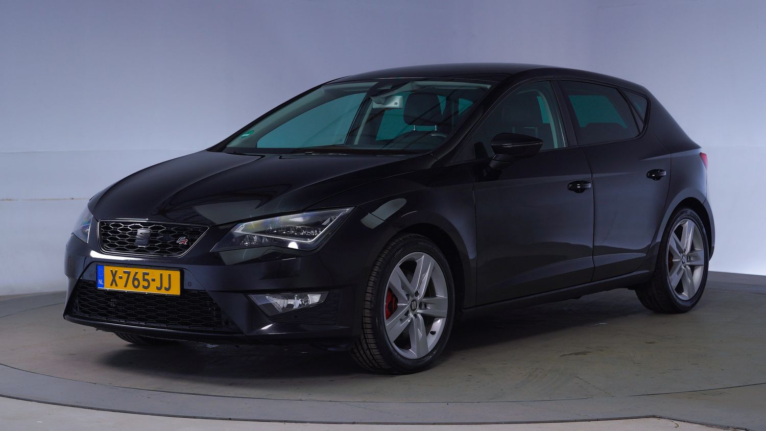 Seat Leon Hatchback 2013 X-765-JJ 1