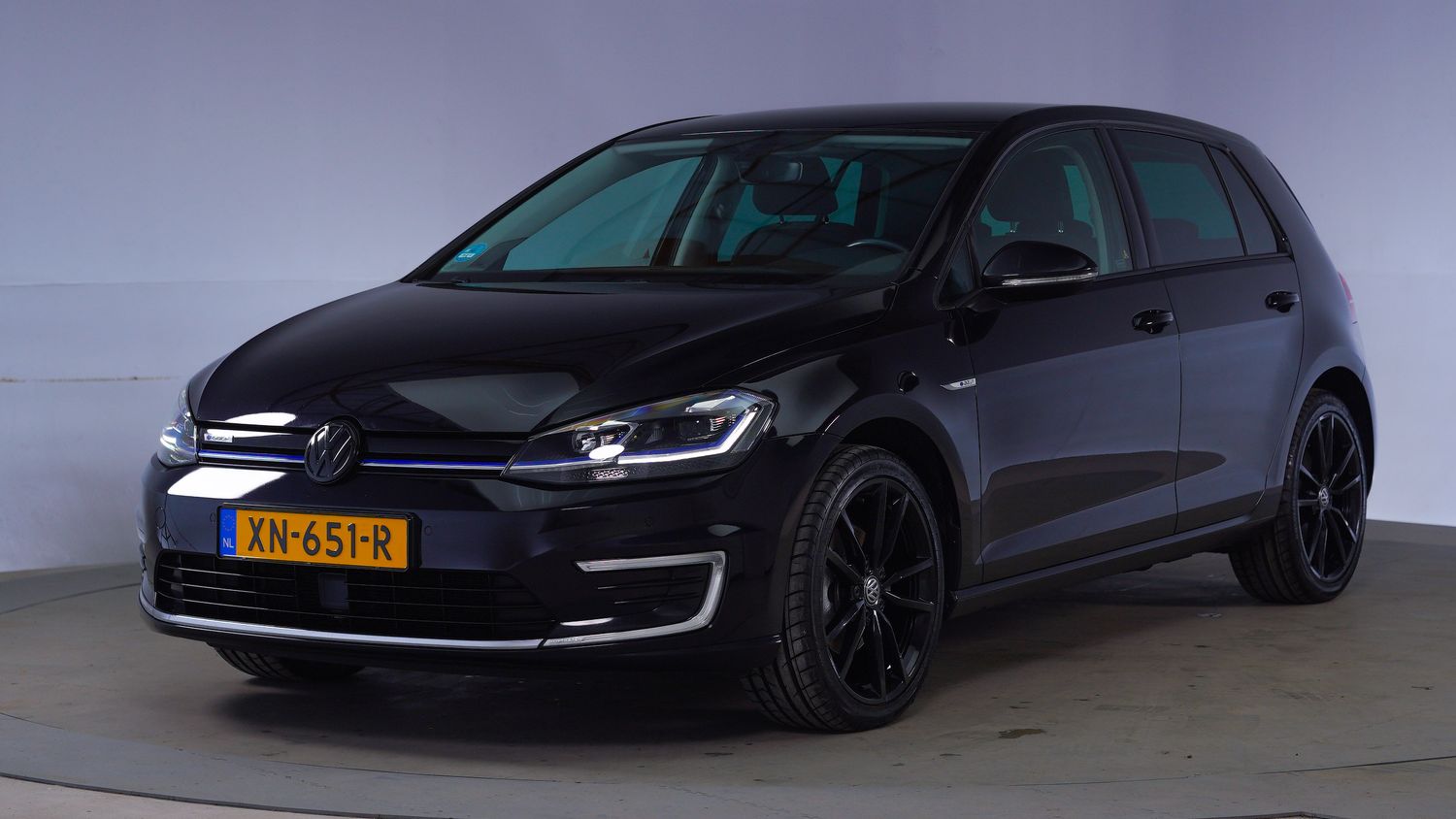 Volkswagen e-Golf Hatchback 2019 XN-651-R 1