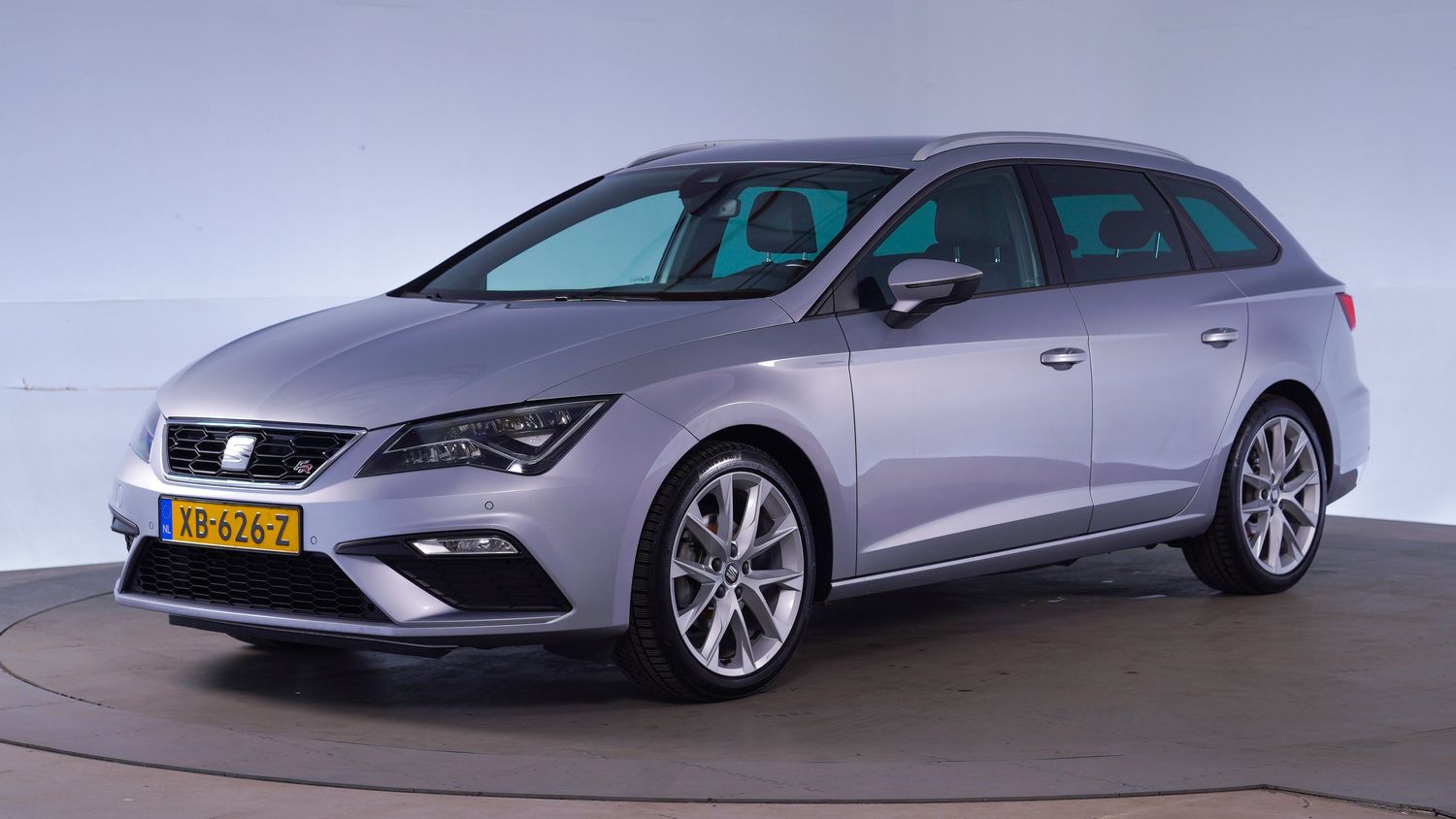Seat Leon Station 2018 XB-626-Z 1