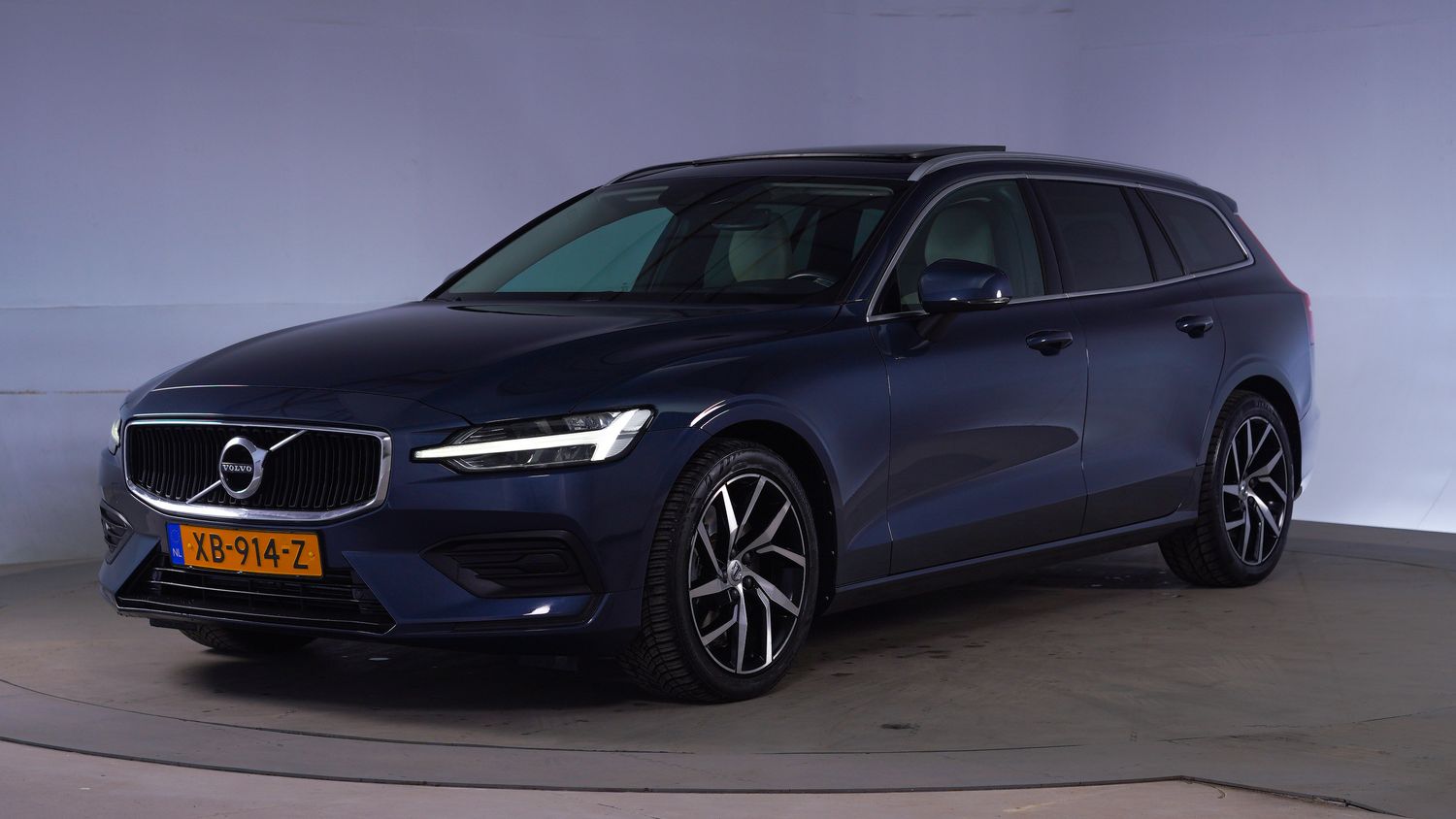 Volvo V60 Station 2018 XB-914-Z 1