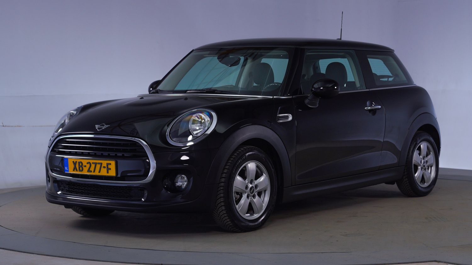 Mini Cooper Hatchback 2018 XB-277-F 1