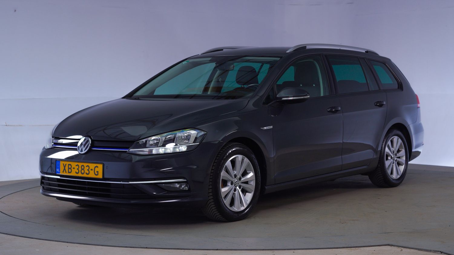 Volkswagen Golf Station 2018 XB-383-G 1