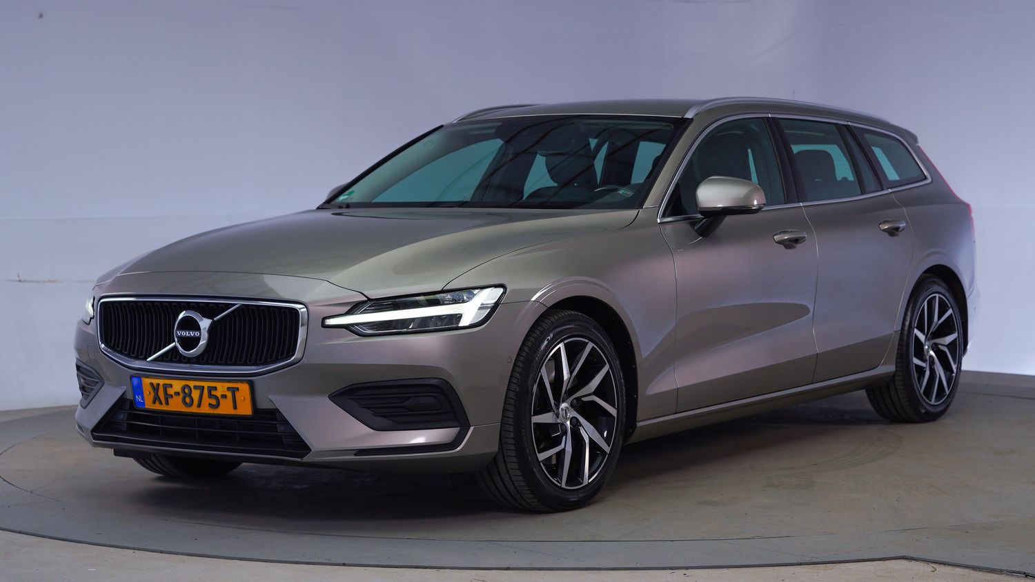 Volvo V60 Station 2019 XF-875-T 1