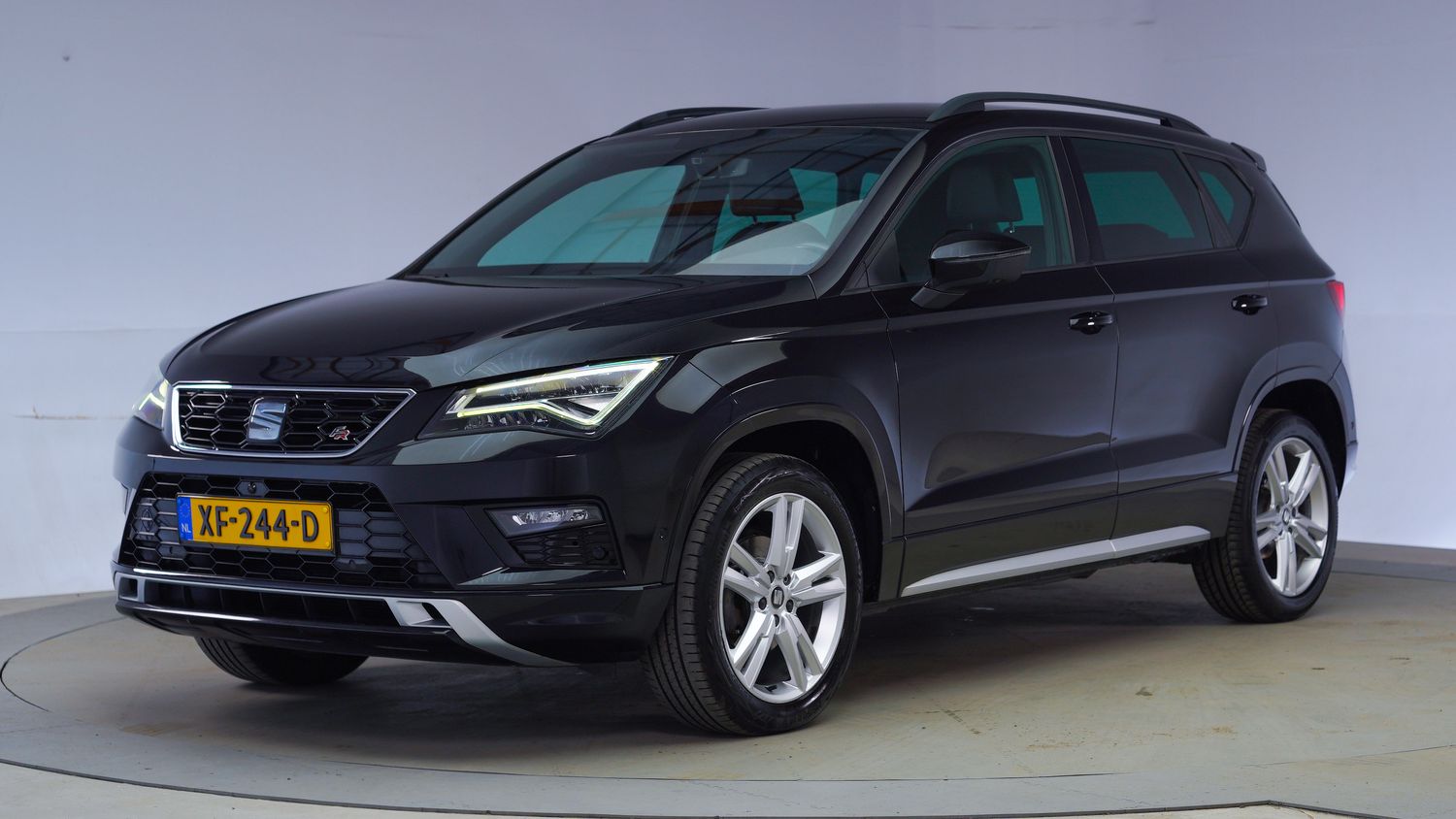 Seat Ateca SUV / Terreinwagen 2019 XF-244-D 1