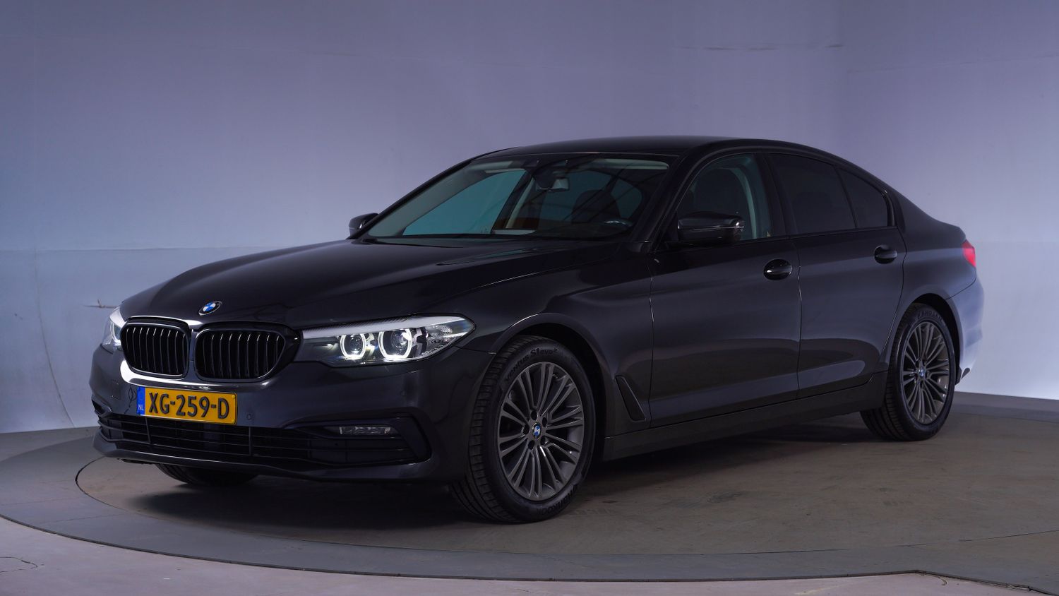 BMW 5-serie Sedan 2019 XG-259-D 1