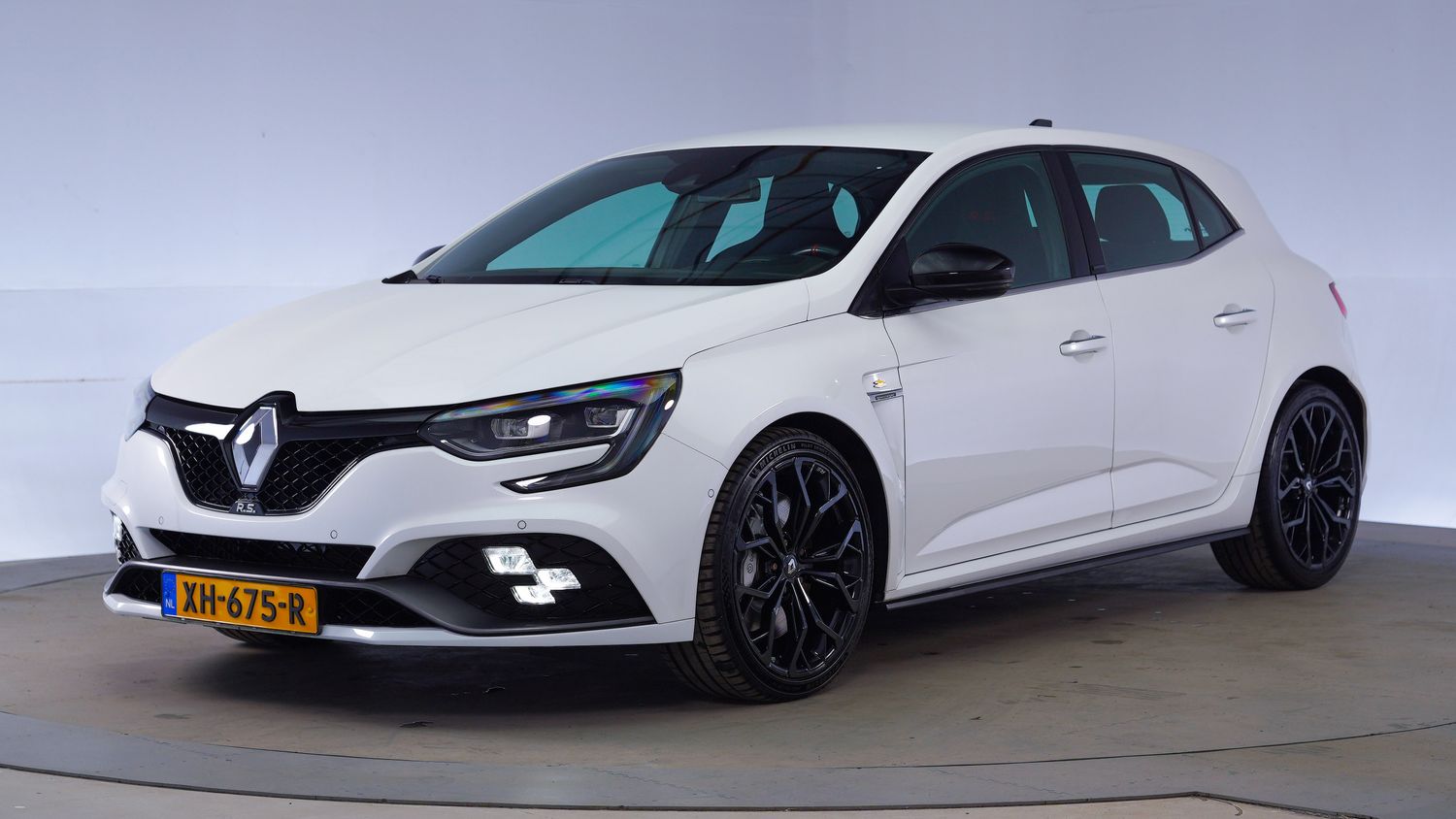 Renault Mégane Hatchback 2018 XH-675-R 1
