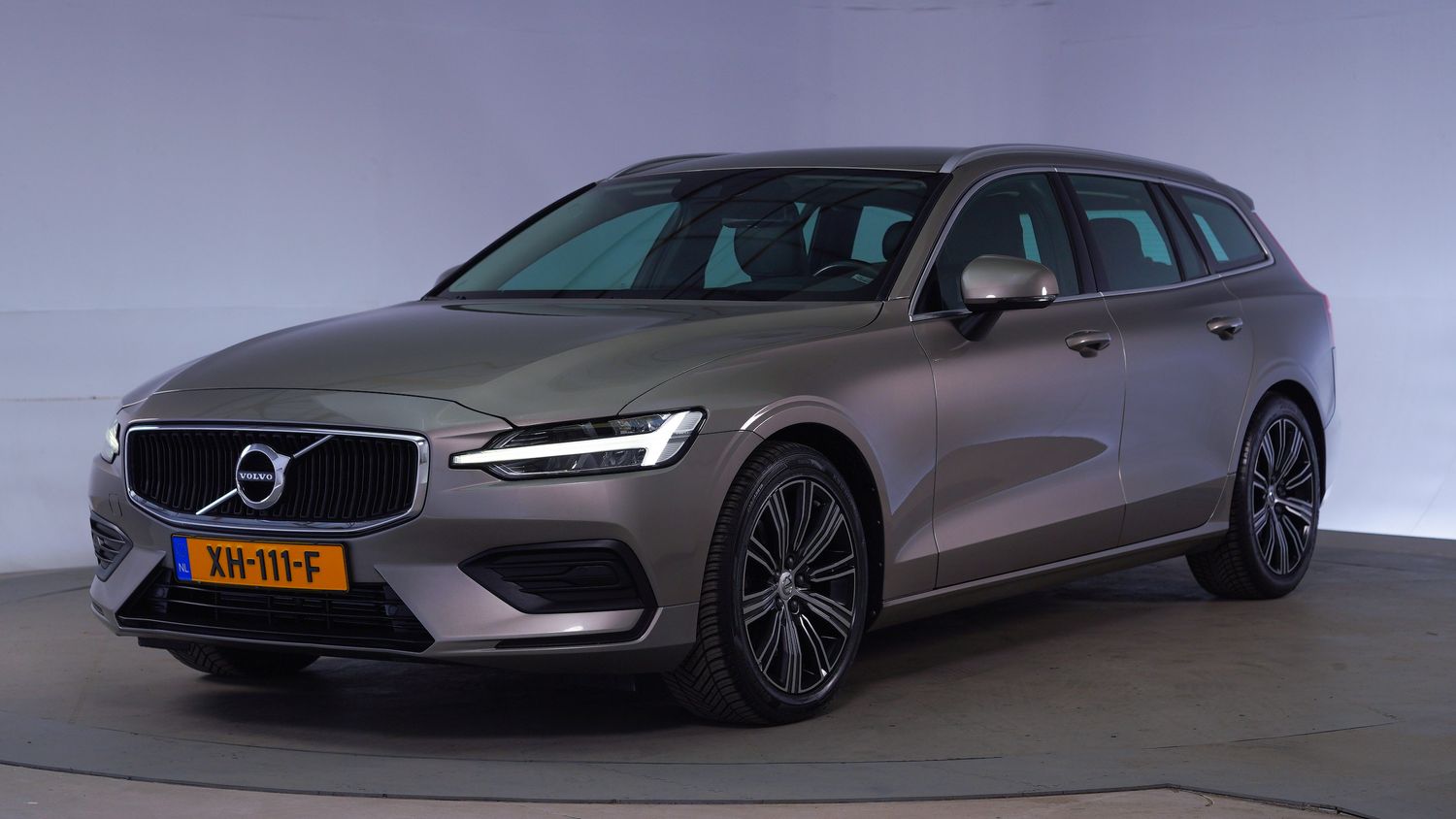 Volvo V60 Station 2019 XH-111-F 1