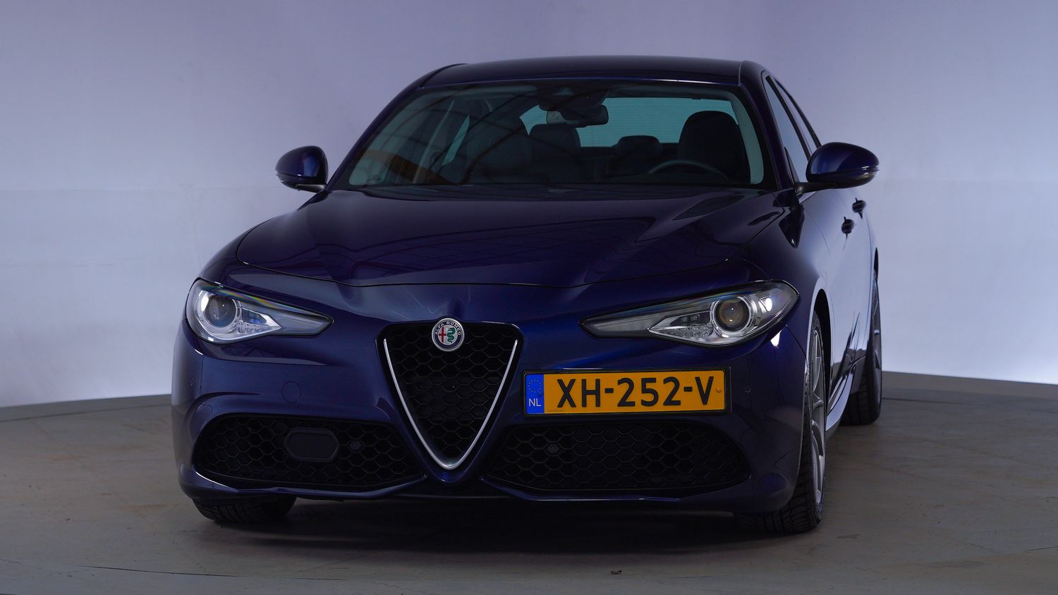 Alfa Romeo Giulia Sedan 2019 XH-252-V 1