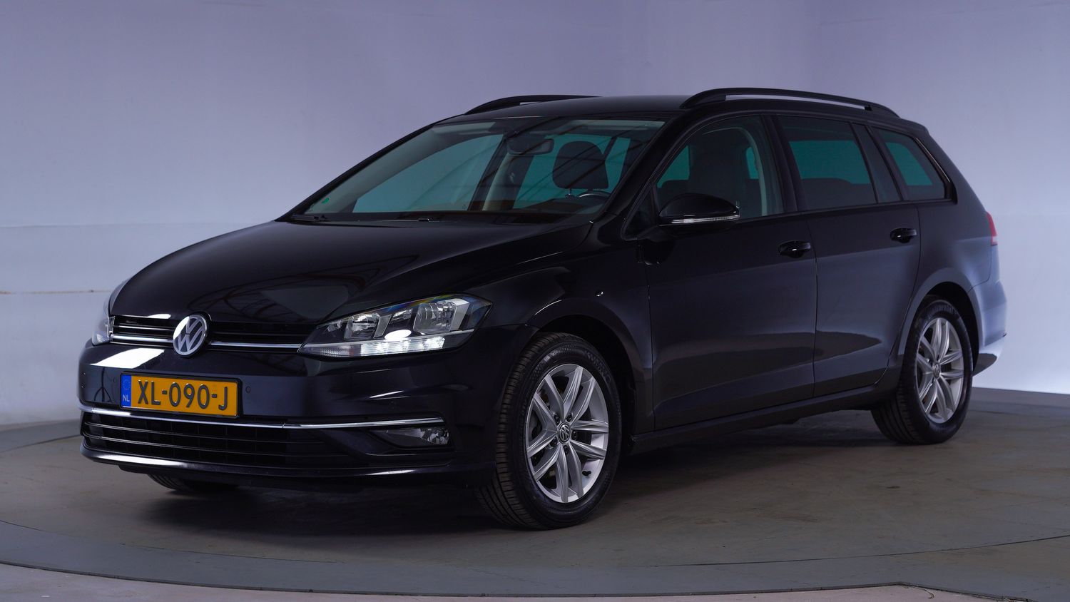 Volkswagen Golf Station 2018 XL-090-J 1