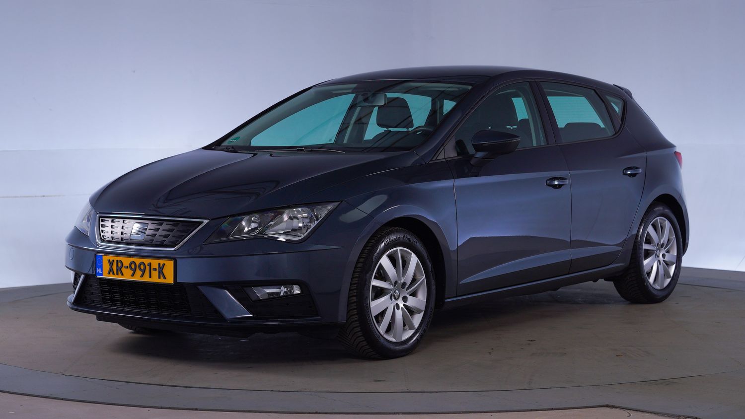 Seat Leon Hatchback 2019 XR-991-K 1