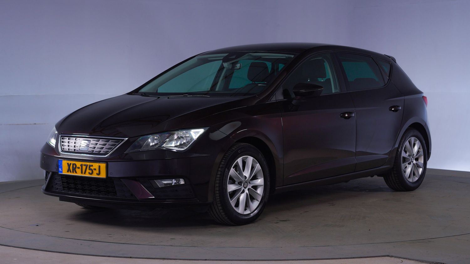 Seat Leon Hatchback 2019 XR-175-J 1