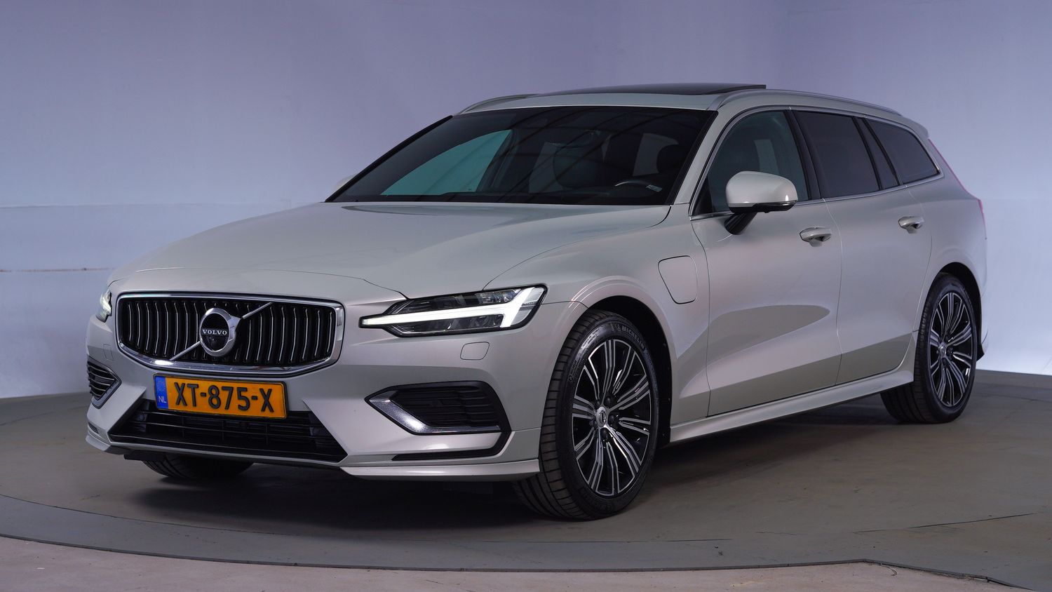 Volvo V60 Station 2019 XT-875-X 1