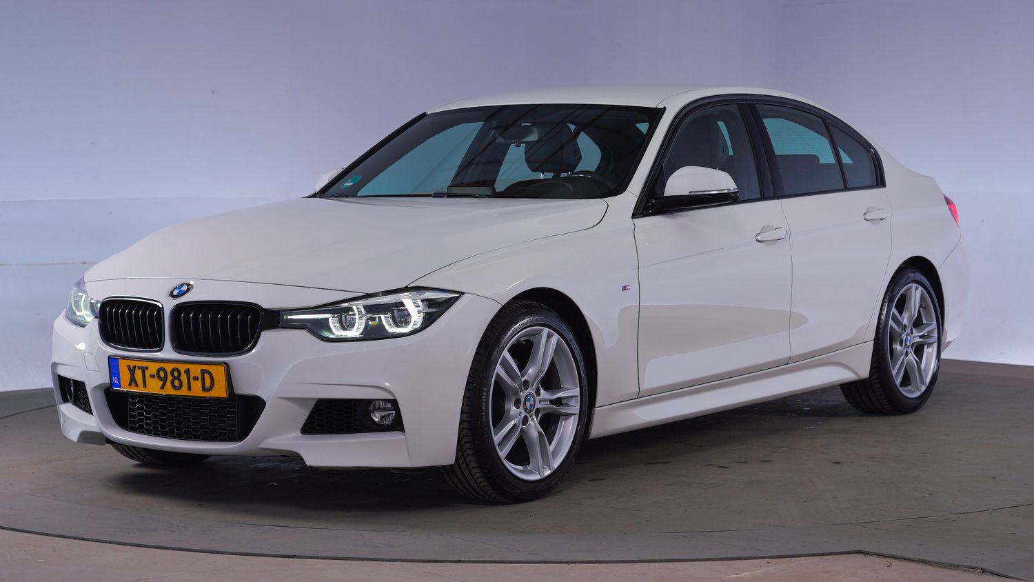 BMW 3-serie Sedan 2019 XT-981-D 1