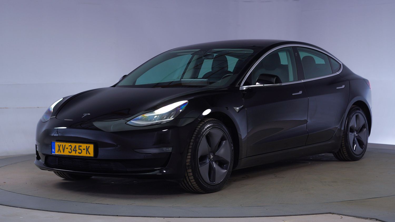 Tesla Model 3 Hatchback 2019 XV-345-K 1