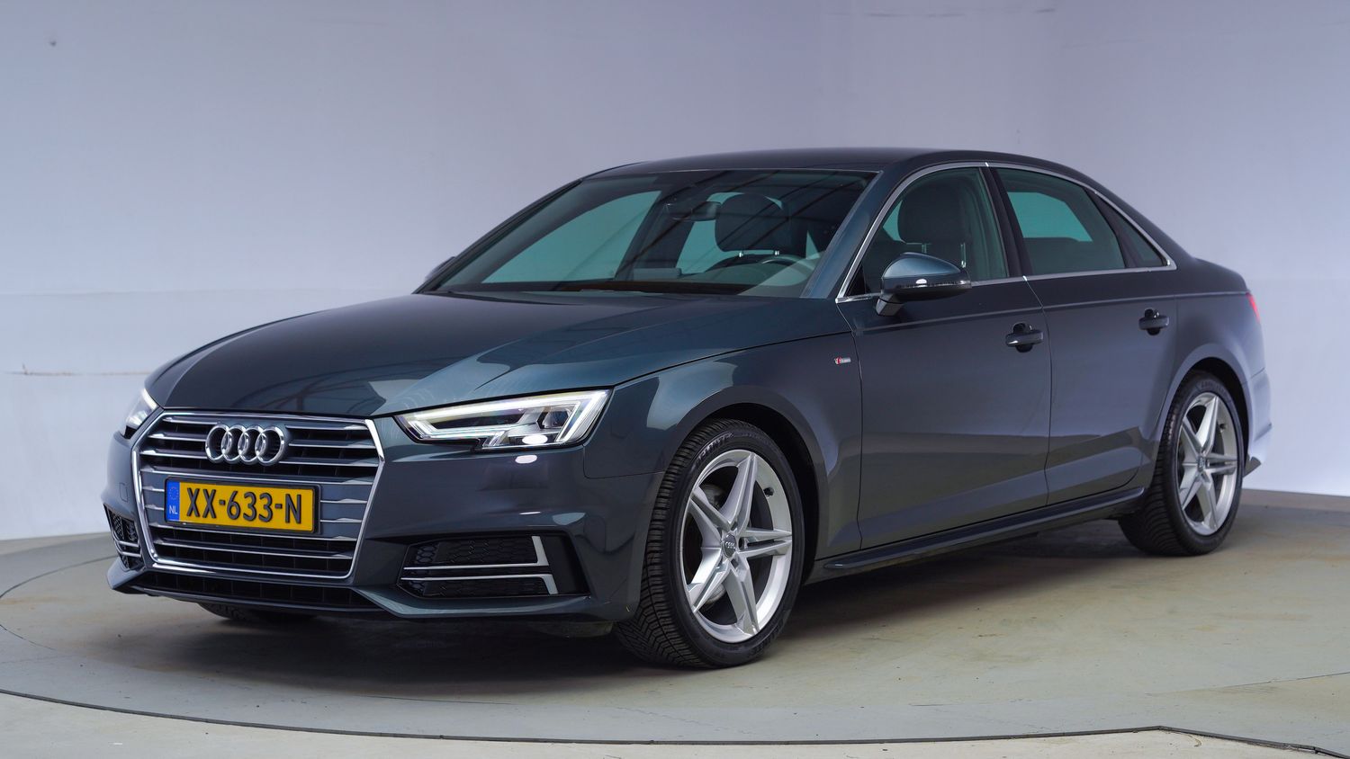 Audi A4 Sedan 2019 XX-633-N 1