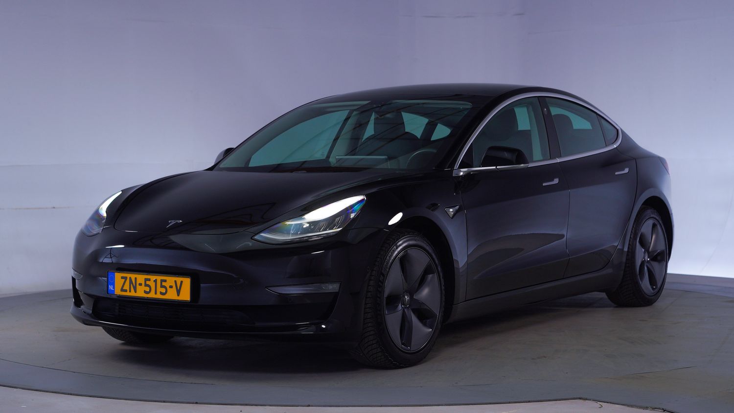 Tesla Model 3 Hatchback 2019 ZN-515-V 1