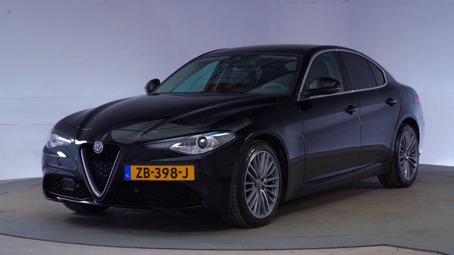 Alfa Romeo Giulia Sedan 2019 ZB-398-J 1