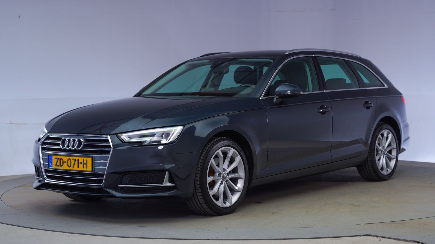 Audi A4 Station 2019 ZD-071-H 1