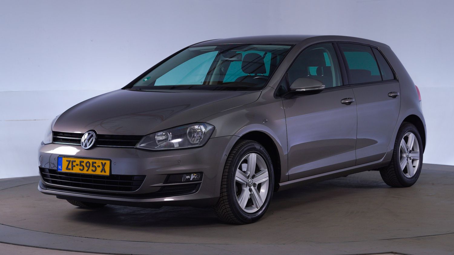 Volkswagen Golf Hatchback 2014 ZF-595-X 1